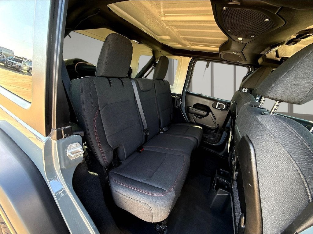 2026 Jeep Wrangler Rubicon Black 3–Piece Hard Top