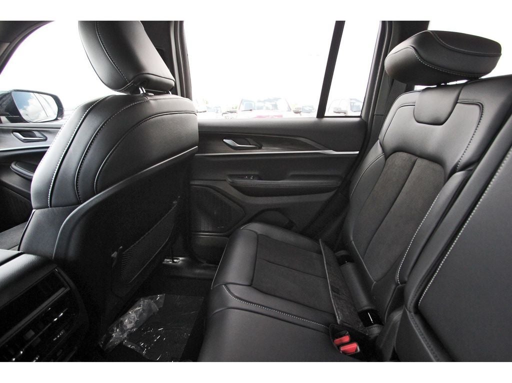 2026 Jeep Grand Cherokee GRAND CHEROKEE LAREDO ALTITUDE 4X2