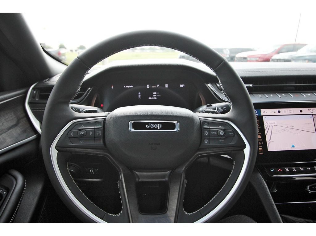 2026 Jeep Grand Cherokee GRAND CHEROKEE LAREDO ALTITUDE 4X2