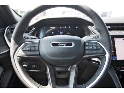 2027 Jeep Grand Cherokee Laredo Altitude