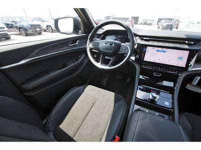 2027 Jeep Grand Cherokee Laredo Altitude
