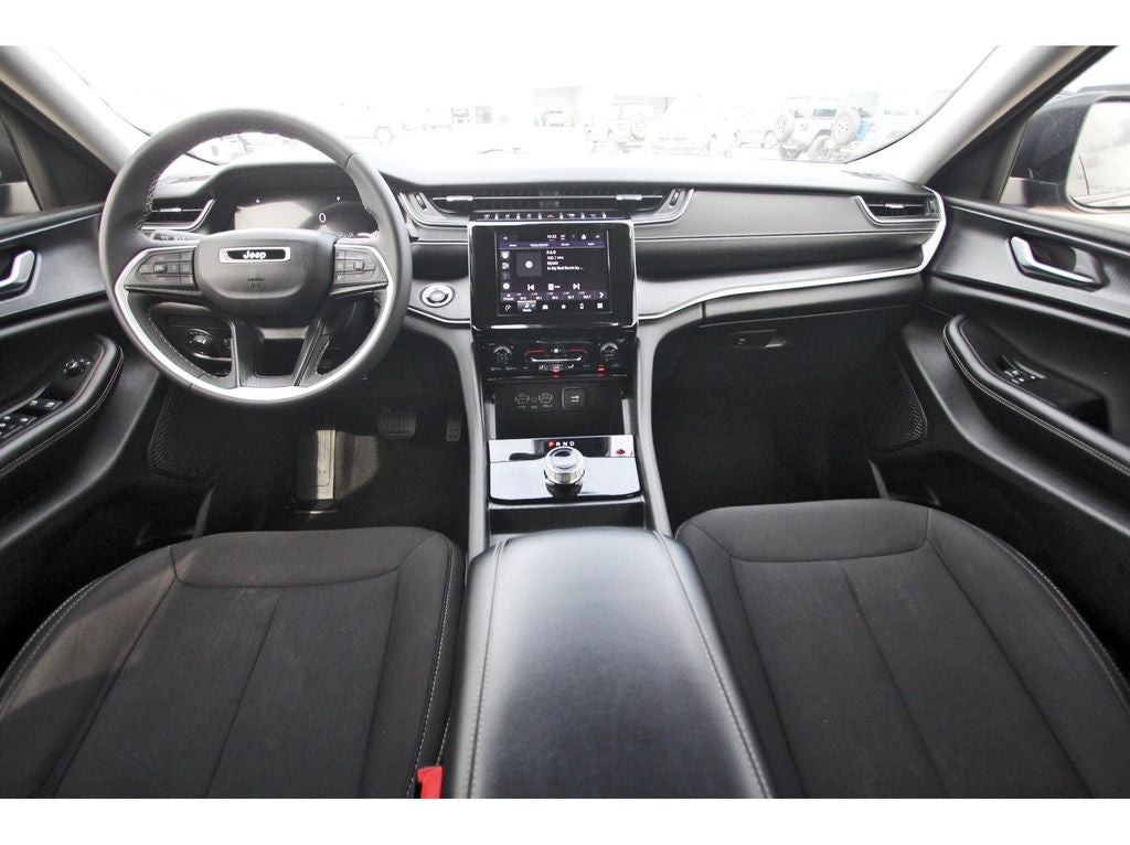 2023 Jeep Grand Cherokee L Laredo