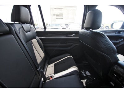 2027 Jeep Grand Cherokee Laredo Altitude