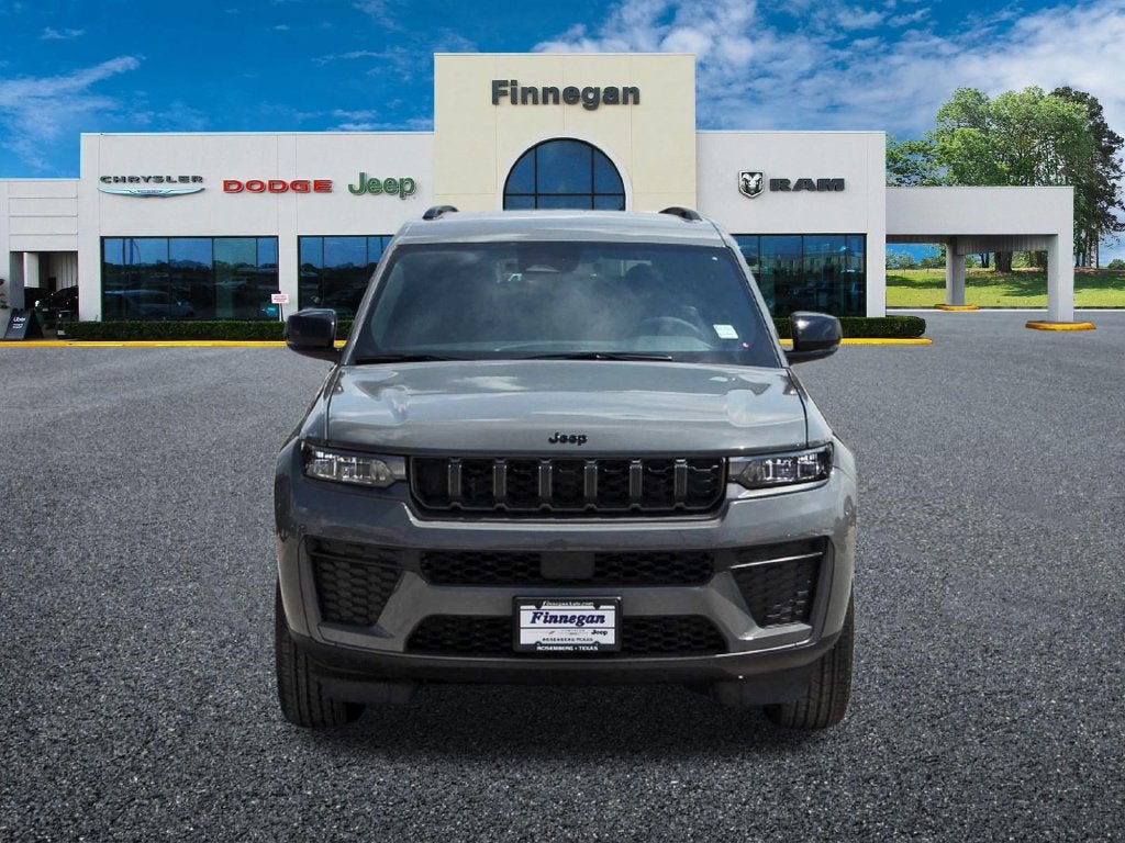 2027 Jeep Grand Cherokee Laredo Altitude