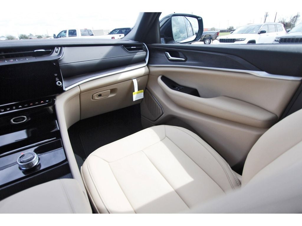 2026 Jeep Grand Cherokee GRAND CHEROKEE L LIMITED 4X2