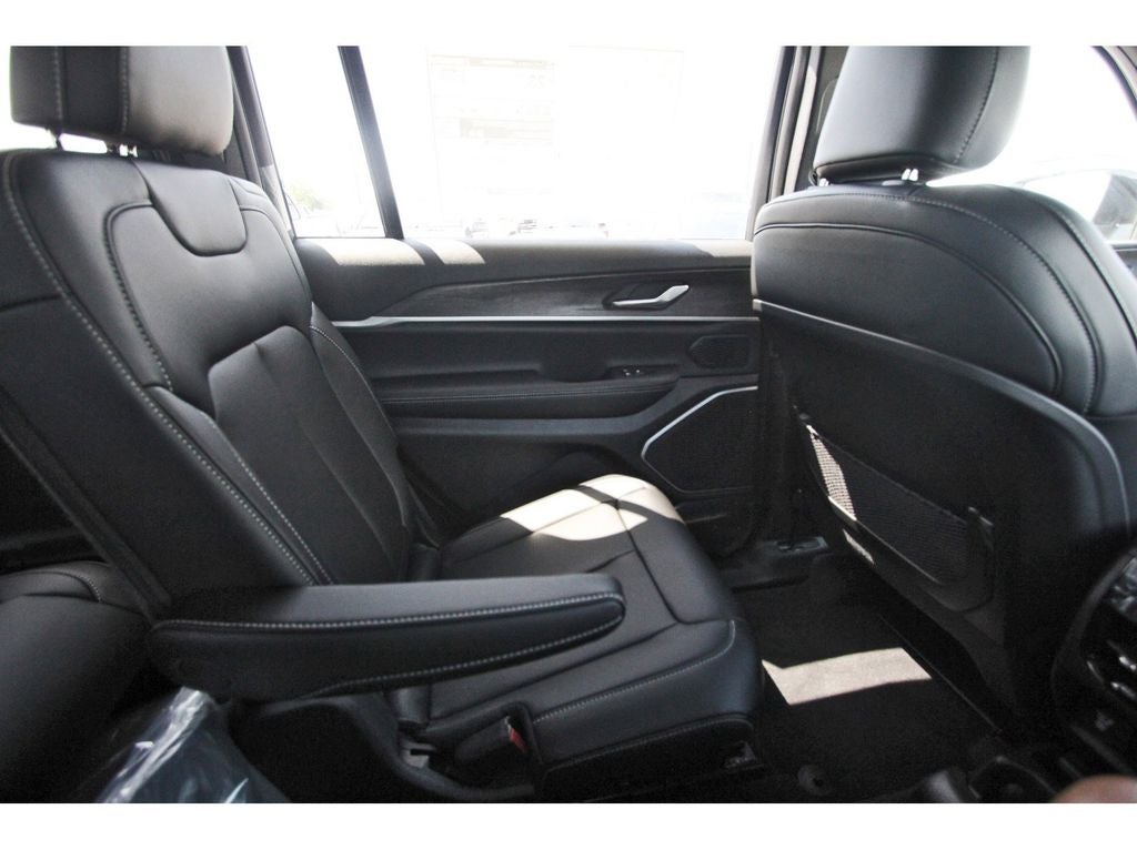 2026 Jeep Grand Cherokee GRAND CHEROKEE L LIMITED 4X2