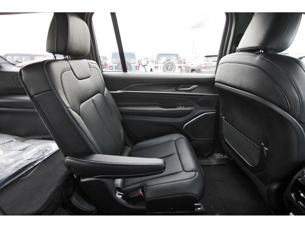 2026 Jeep Grand Cherokee GRAND CHEROKEE L LIMITED RESERVE 4X4