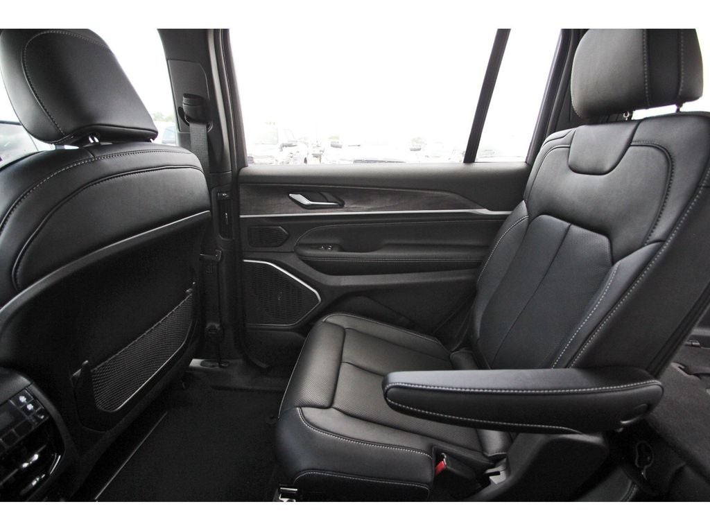 2026 Jeep Grand Cherokee GRAND CHEROKEE L LIMITED RESERVE 4X4