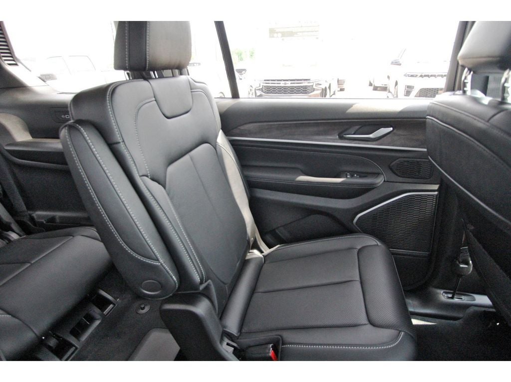 2026 Jeep Grand Cherokee GRAND CHEROKEE L LIMITED RESERVE 4X4