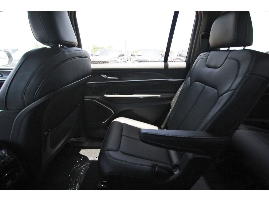 2026 Jeep Grand Cherokee GRAND CHEROKEE L LIMITED RESERVE 4X4