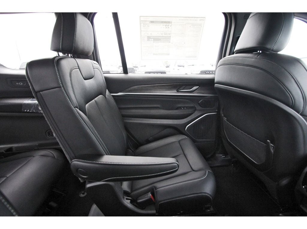 2026 Jeep Grand Cherokee GRAND CHEROKEE L LIMITED RESERVE 4X4