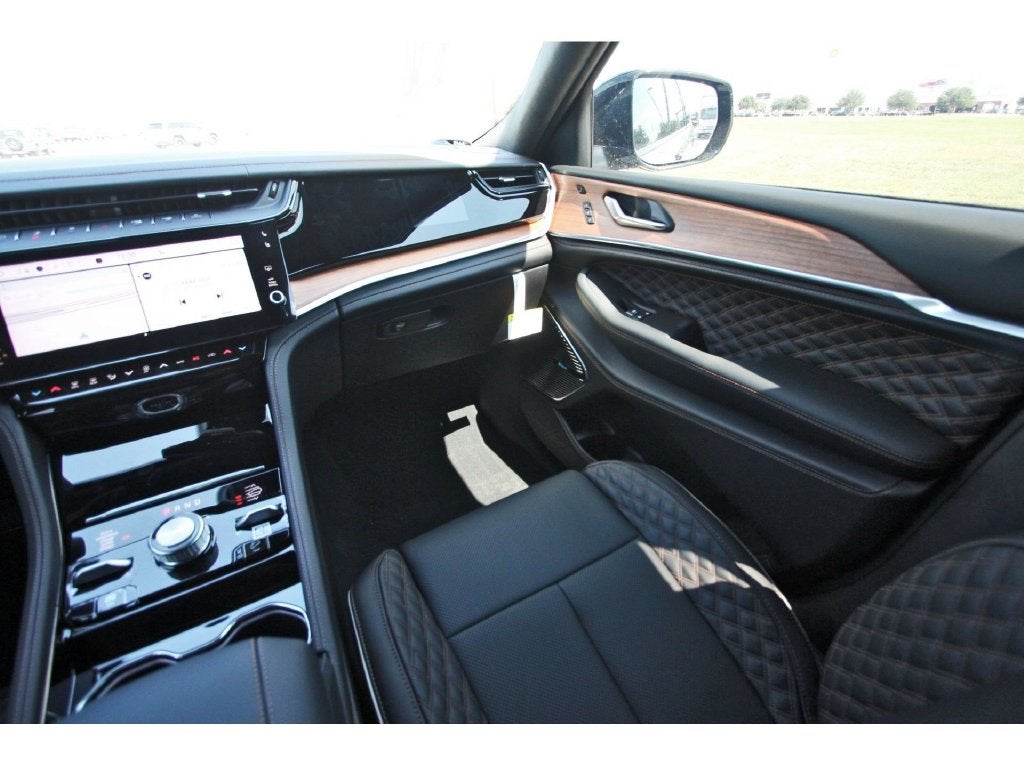 2027 Jeep Grand Cherokee Summit