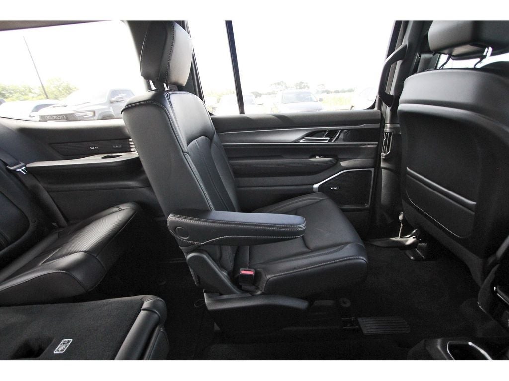 2026 Jeep Grand Wagoneer GRAND WAGONEER UPLAND 4X4