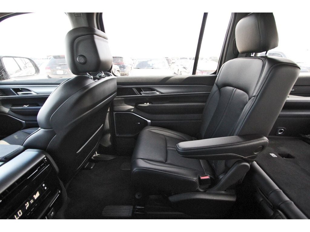 2026 Jeep Grand Wagoneer GRAND WAGONEER UPLAND 4X4