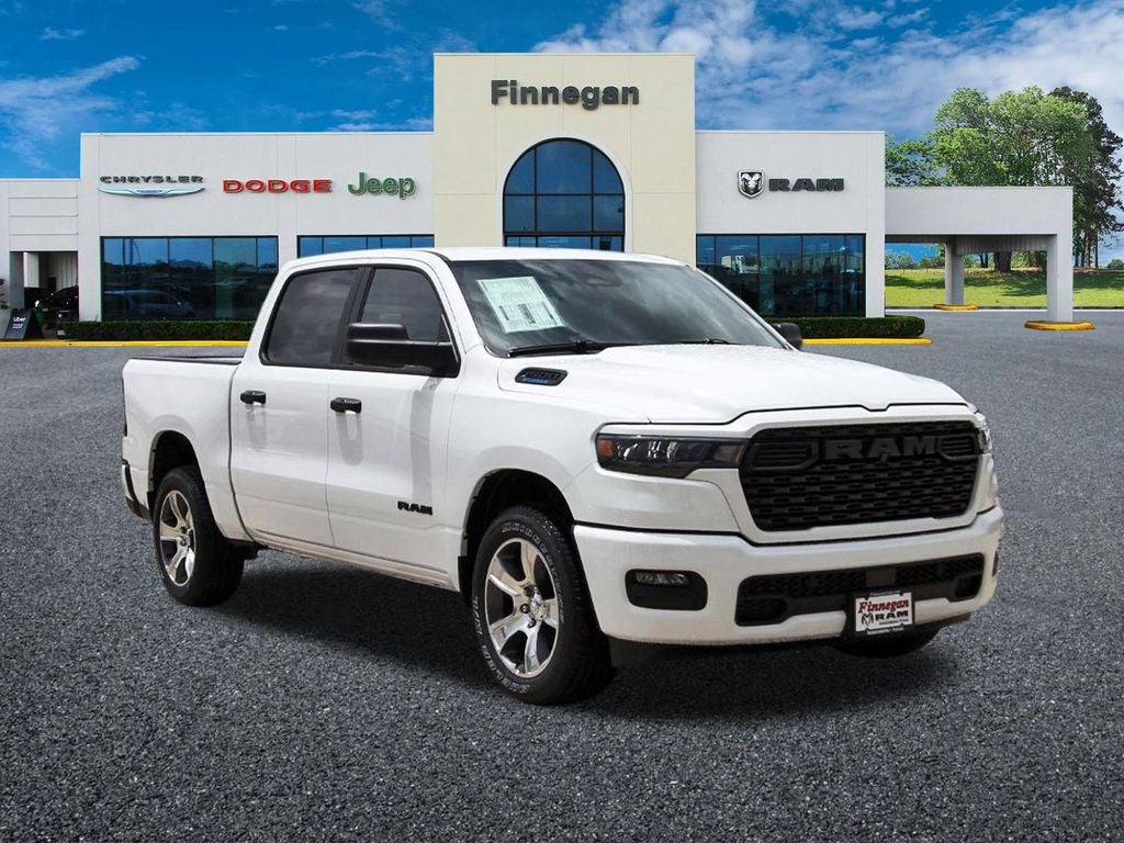 2026 RAM Ram 1500 RAM 1500 EXPRESS CREW CAB 4X2 5'7' BOX
