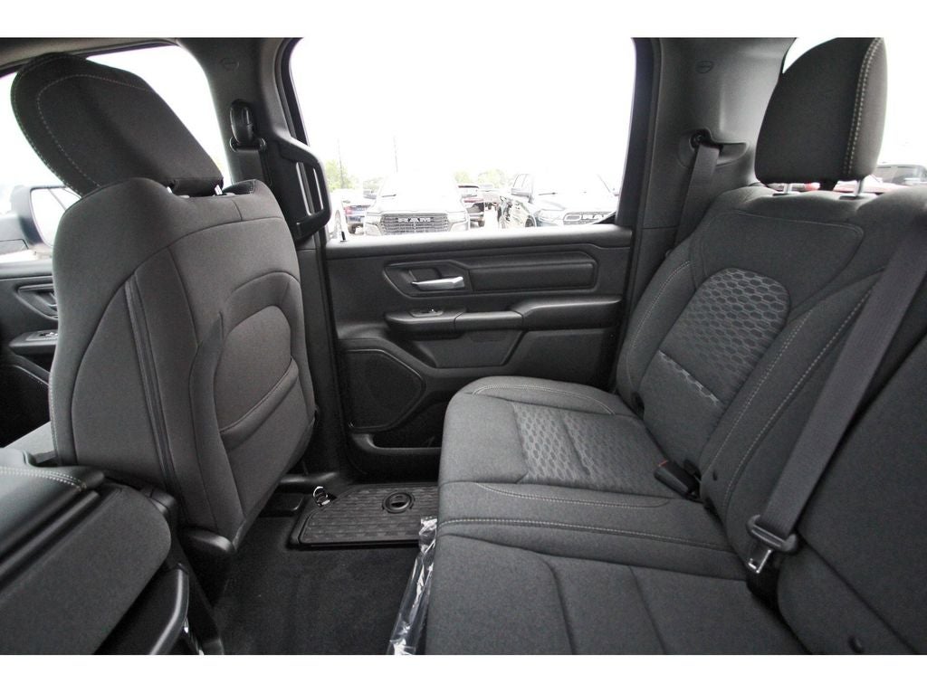 2026 RAM Ram 1500 RAM 1500 EXPRESS CREW CAB 4X2 5'7' BOX