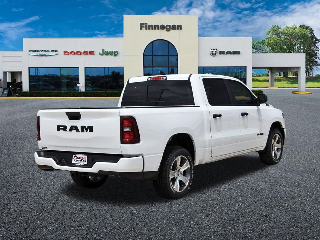 2026 RAM Ram 1500 RAM 1500 EXPRESS CREW CAB 4X2 5'7' BOX