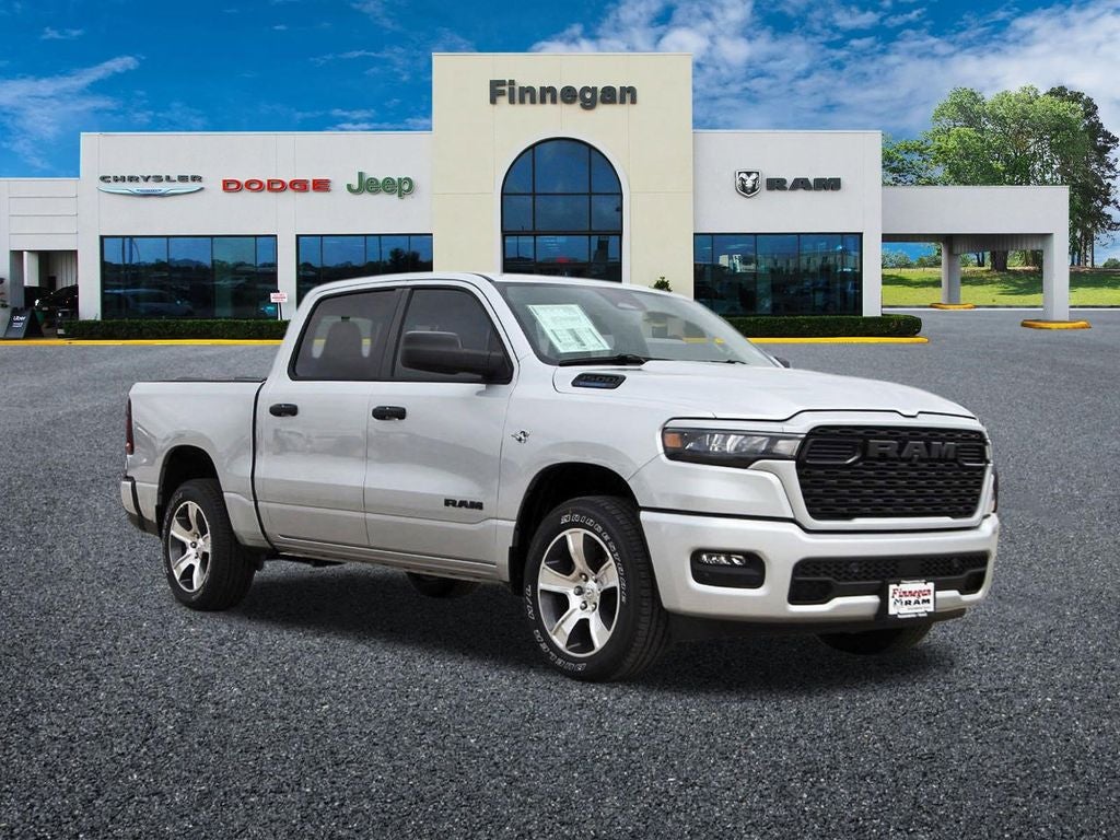 2026 RAM Ram 1500 RAM 1500 EXPRESS CREW CAB 4X2 5'7' BOX