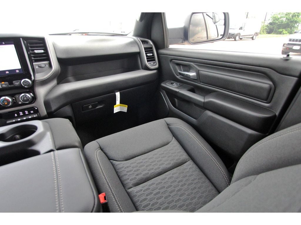 2026 RAM Ram 1500 RAM 1500 EXPRESS CREW CAB 4X2 5'7' BOX