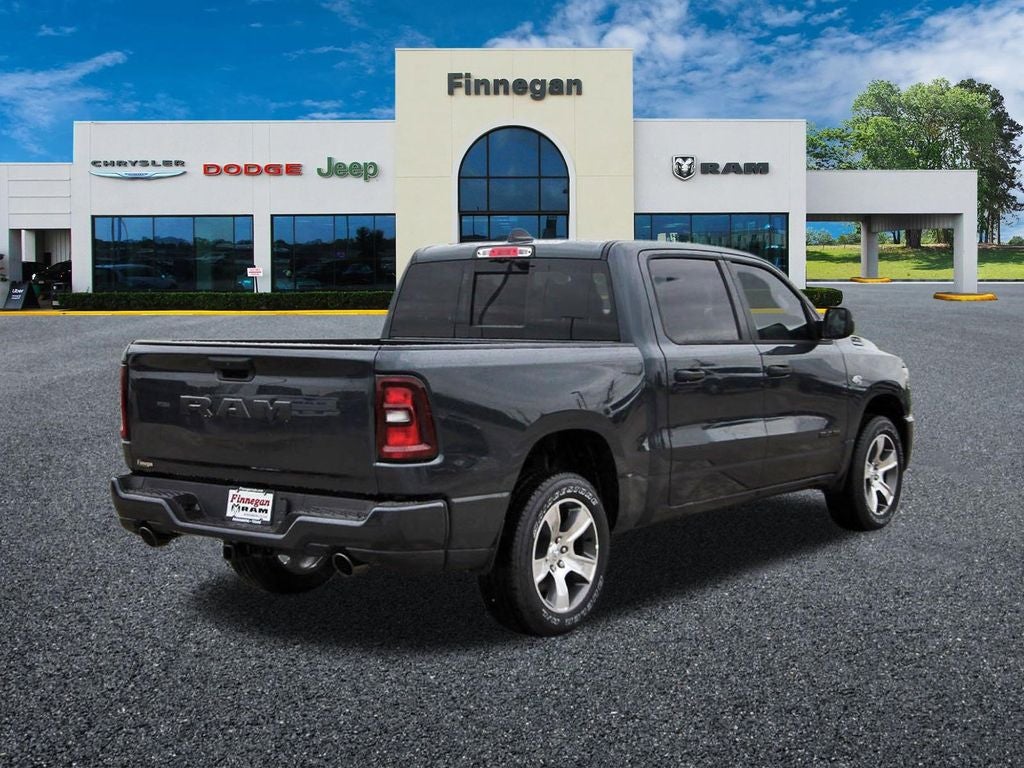 2026 RAM Ram 1500 RAM 1500 EXPRESS CREW CAB 4X2 5'7' BOX