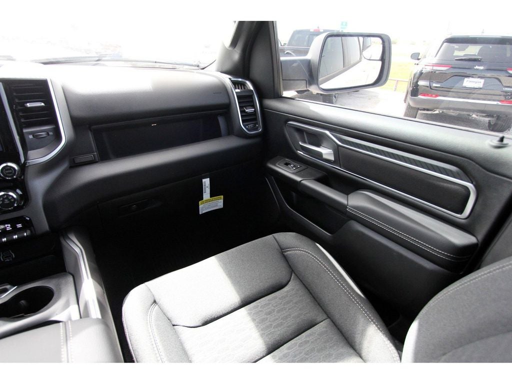 2025 RAM Ram 1500 RAM 1500 LONE STAR CREW CAB 4X4 5'7' BOX