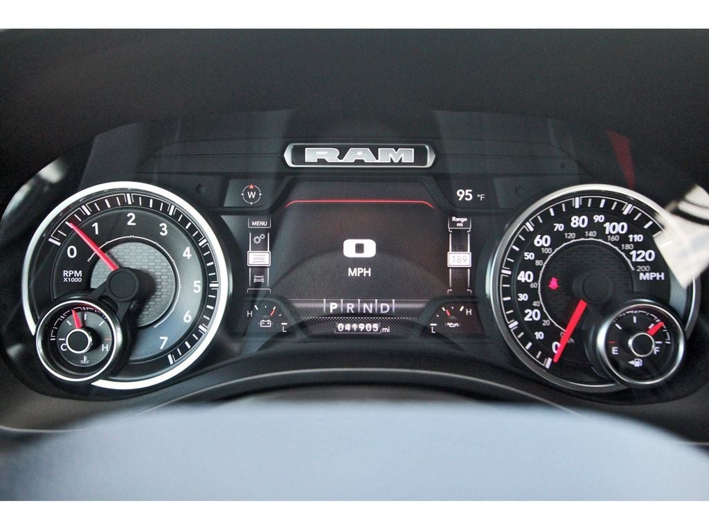 2024 RAM 1500 Lone Star Crew Cab 4x4 5'7' Box