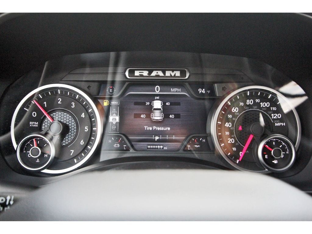 2026 RAM Ram 1500 RAM 1500 EXPRESS CREW CAB 4X4 5'7' BOX