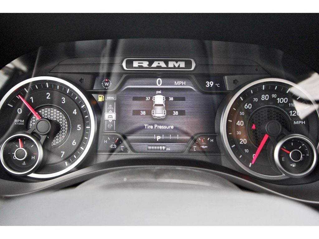 2026 RAM Ram 1500 RAM 1500 EXPRESS CREW CAB 4X4 5'7' BOX