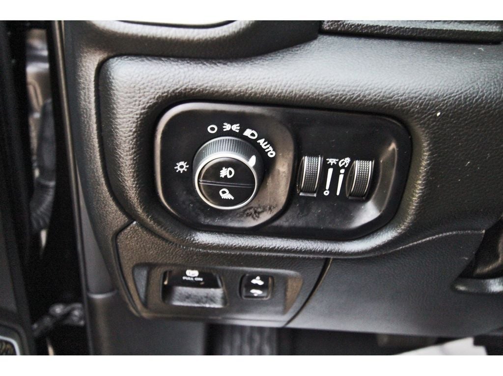 2025 RAM 1500 Laramie SPORT PACKAGE - POWER TAILGATE - TRAILER BRAKE CON