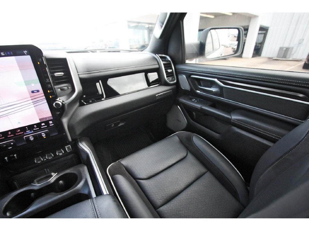 2025 RAM 1500 Laramie Dual–Pane Panoramic Sunroof - Night Edition