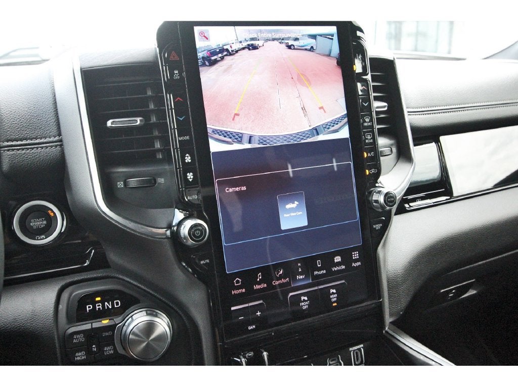 2025 RAM 1500 Laramie Dual–Pane Panoramic Sunroof - Night Edition