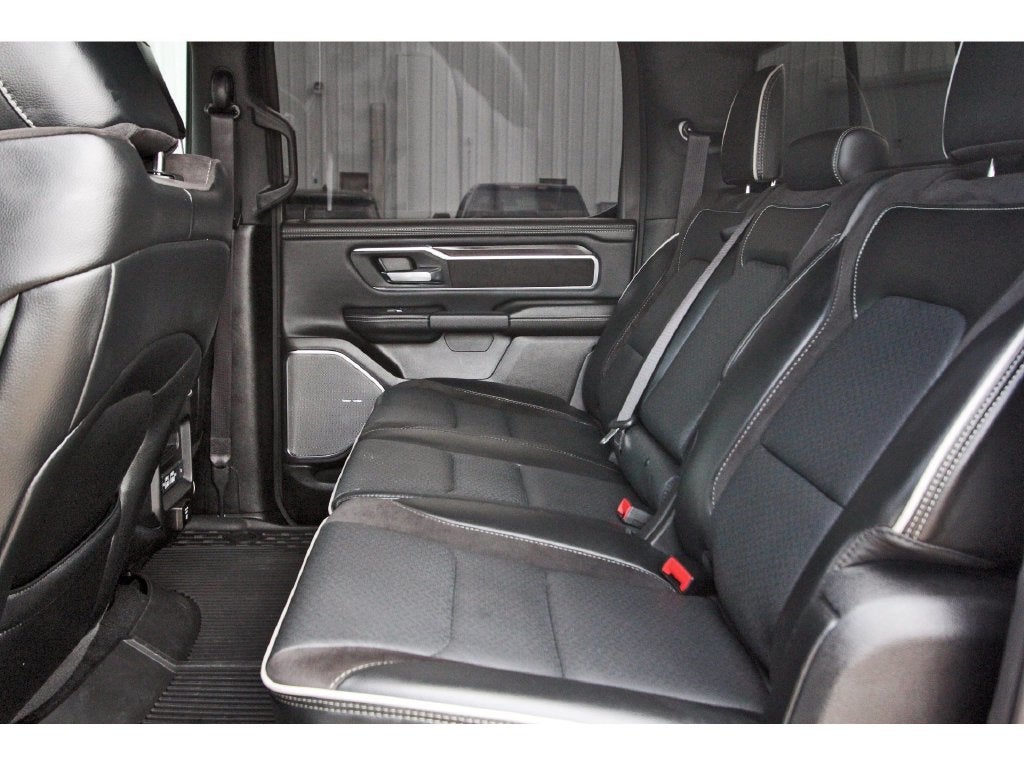 2025 RAM 1500 Laramie Dual–Pane Panoramic Sunroof - Night Edition