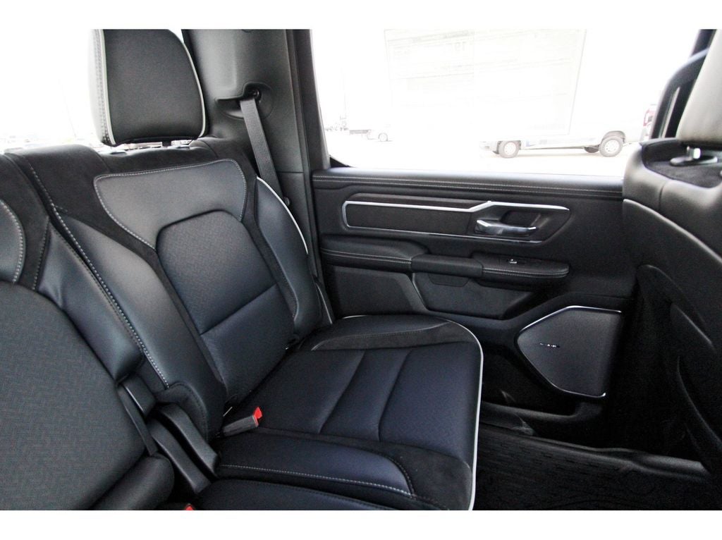 2025 RAM Ram 1500 RAM 1500 LARAMIE CREW CAB 4X4 5'7' BOX