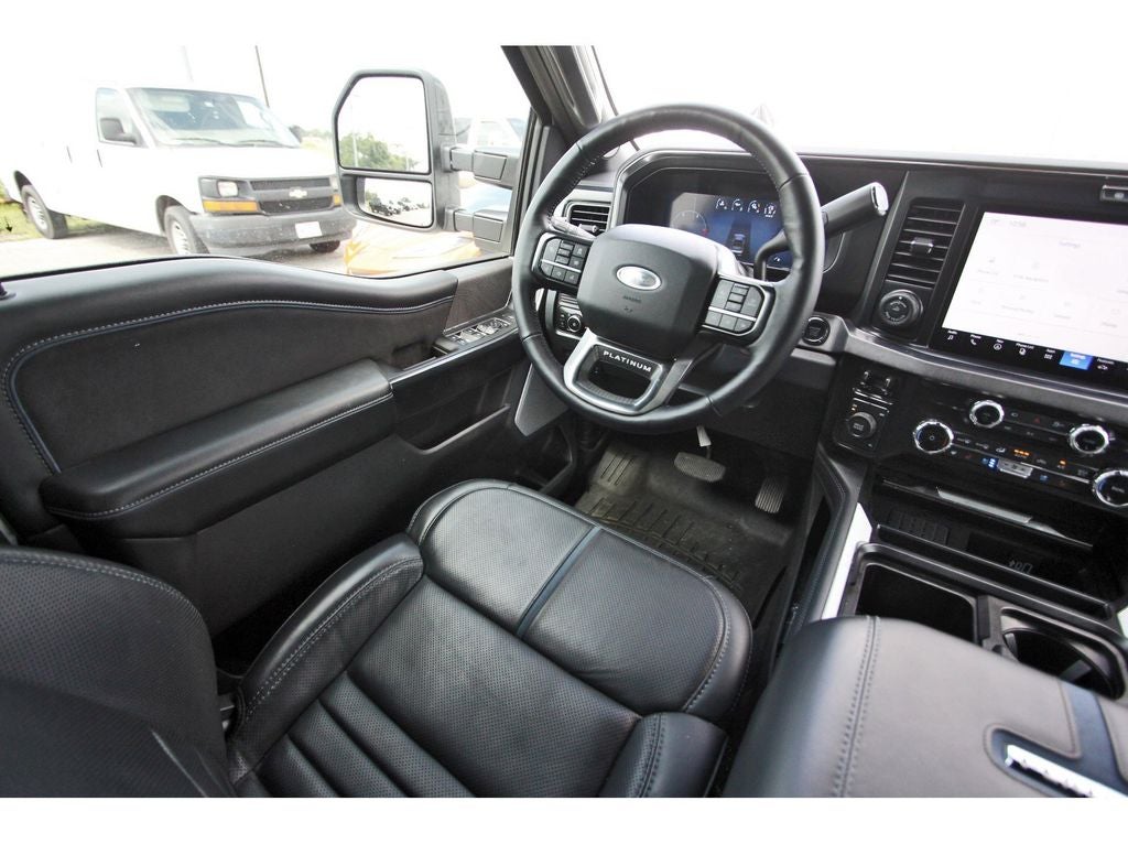 2025 Ford F-350 Platinum