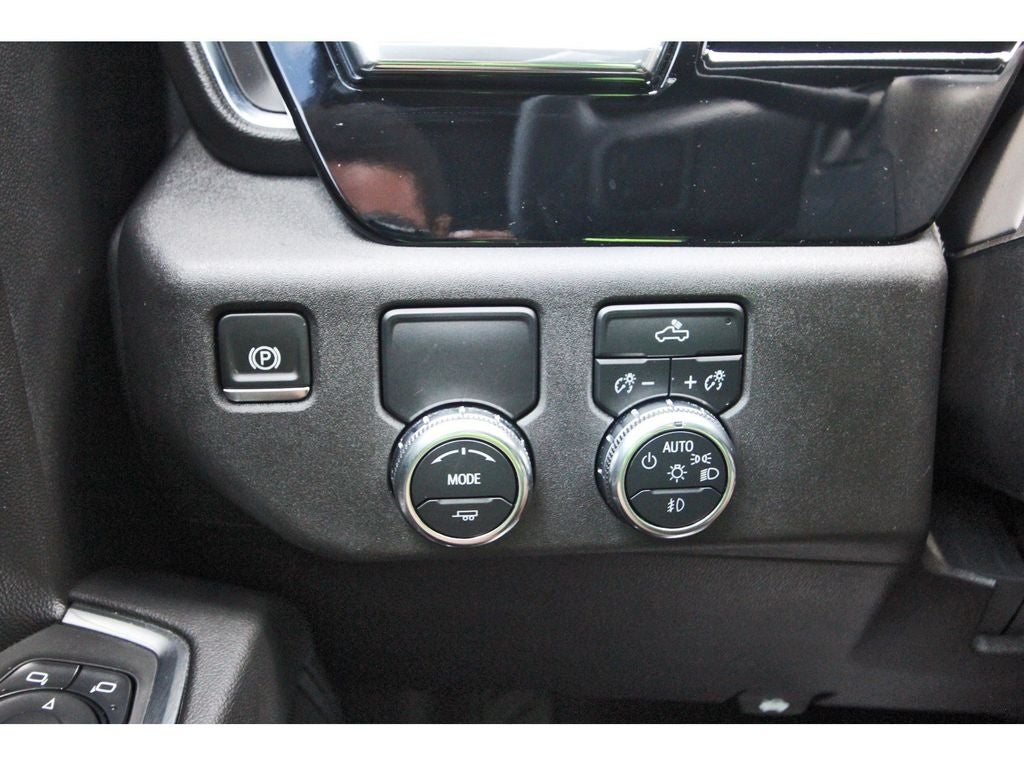 2024 GMC Sierra 1500 Elevation BLACKOUT PACKAGE - BLACK RIMS