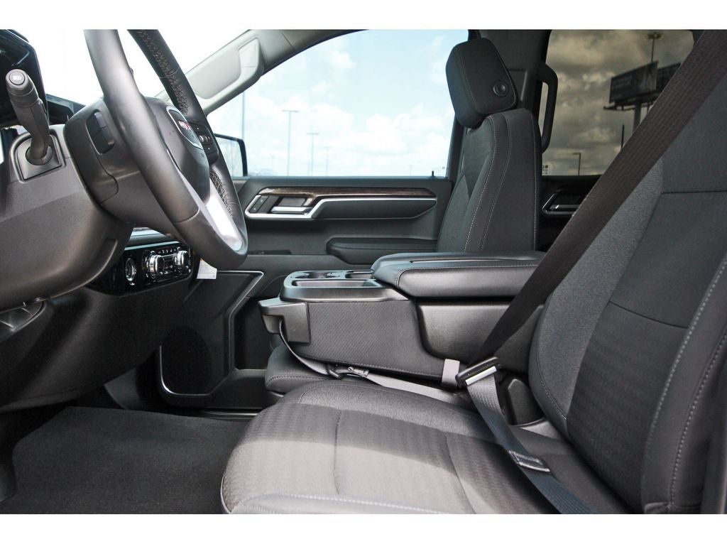 2024 GMC Sierra 1500 Elevation BLACKOUT PACKAGE - BLACK RIMS