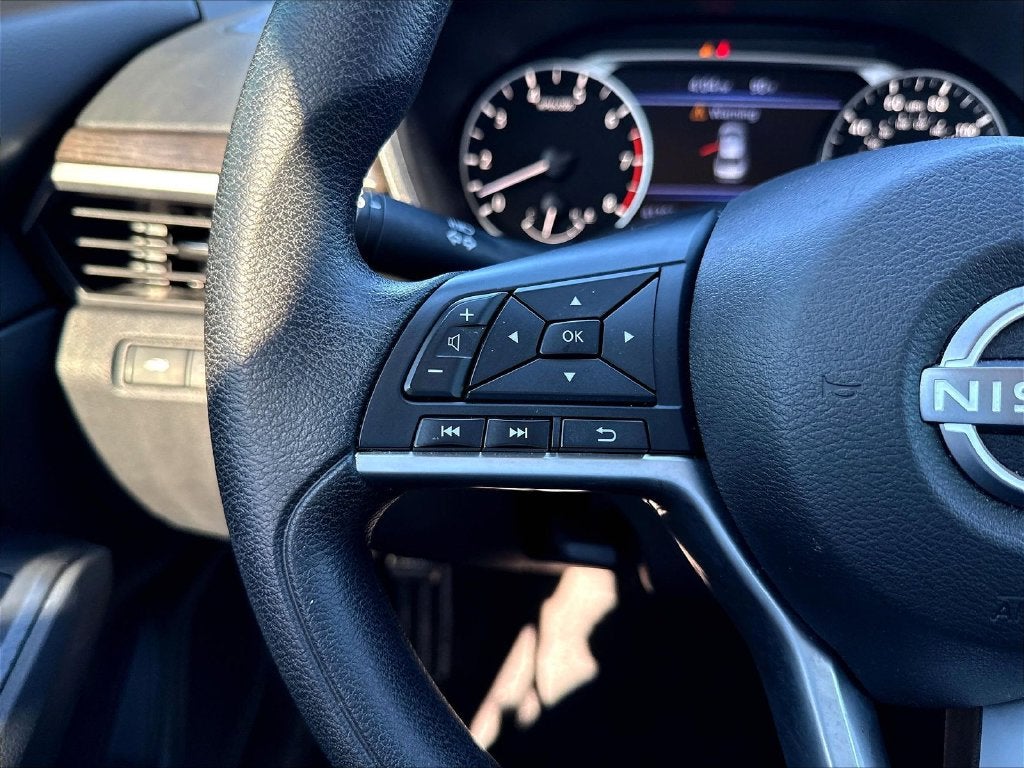 2025 Nissan Altima 2.5 SV Apple Car Play - Android Auto