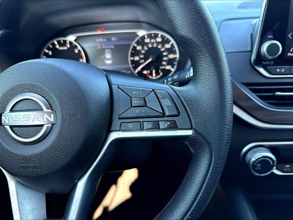 2025 Nissan Altima 2.5 SV Apple Car Play - Android Auto