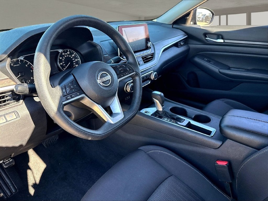 2025 Nissan Altima 2.5 SV Apple Car Play - Android Auto
