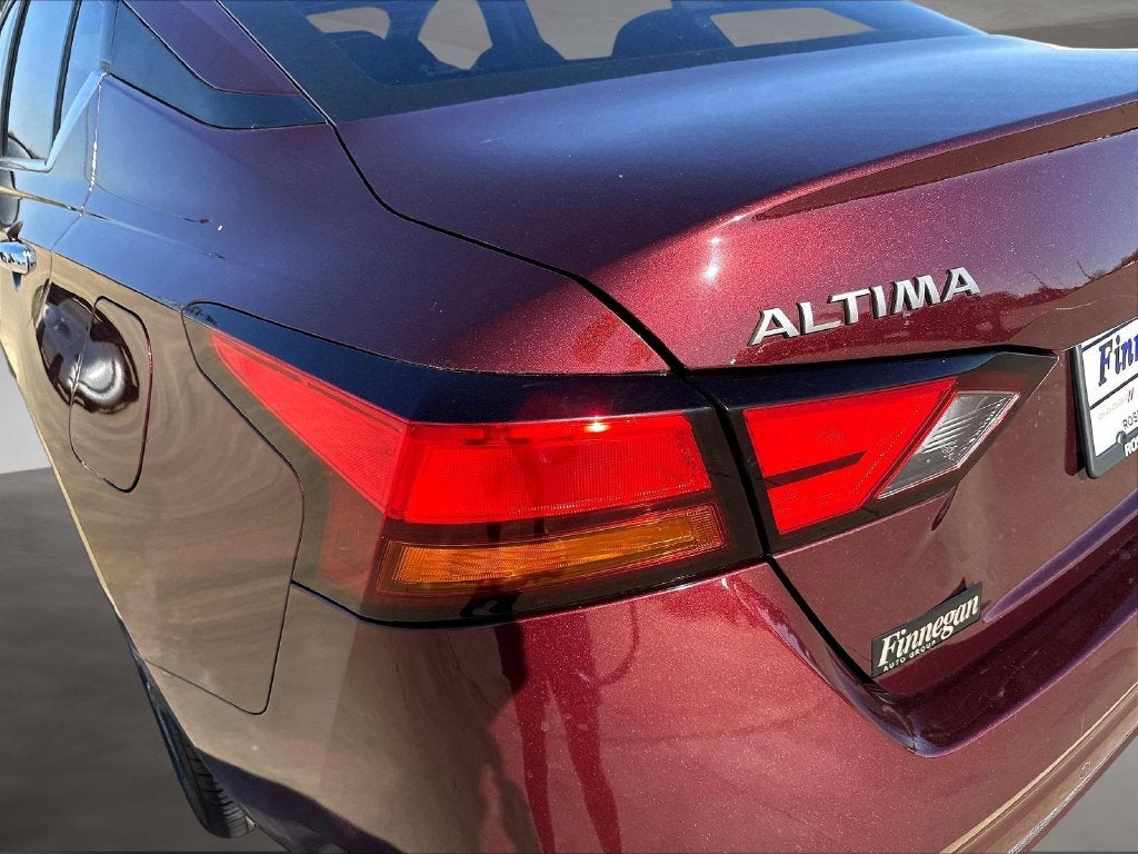 2025 Nissan Altima 2.5 SV Apple Car Play - Android Auto