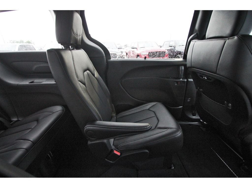 2027 Chrysler Pacifica PACIFICA SELECT