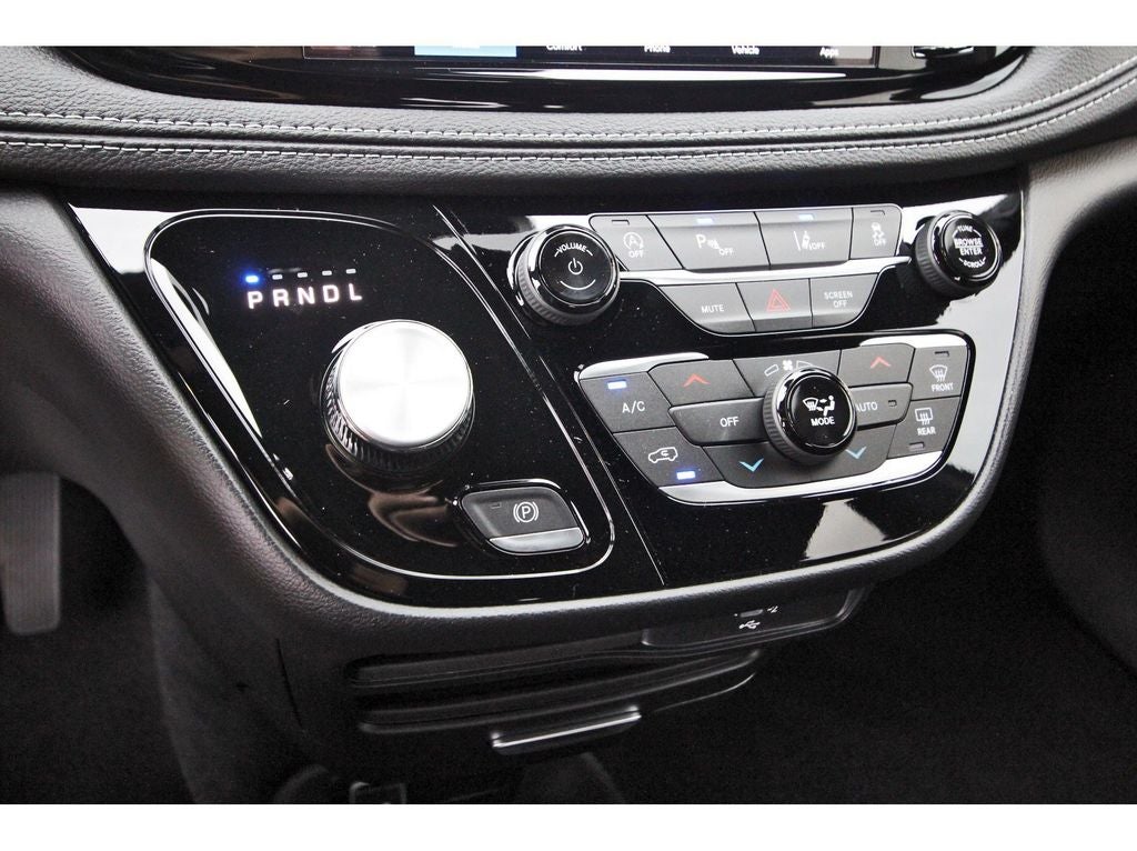 2027 Chrysler Pacifica PACIFICA SELECT