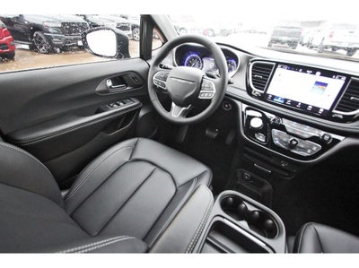 2027 Chrysler Pacifica PACIFICA SELECT