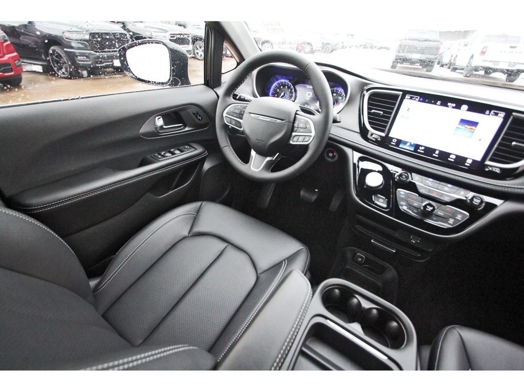 2027 Chrysler Pacifica PACIFICA SELECT