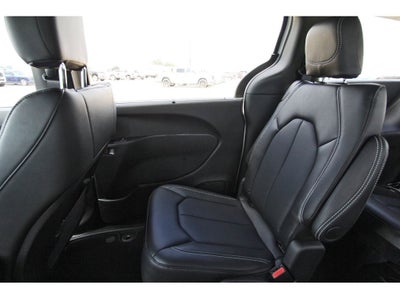 2025 Chrysler Voyager VOYAGER LX