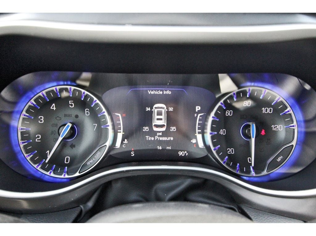 2025 Chrysler Voyager VOYAGER LX