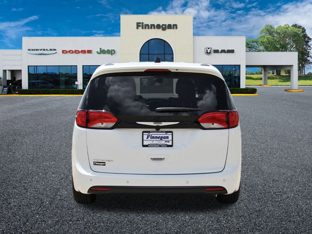 2025 Chrysler Voyager VOYAGER LX