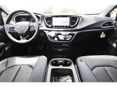 2025 Chrysler Voyager VOYAGER LX