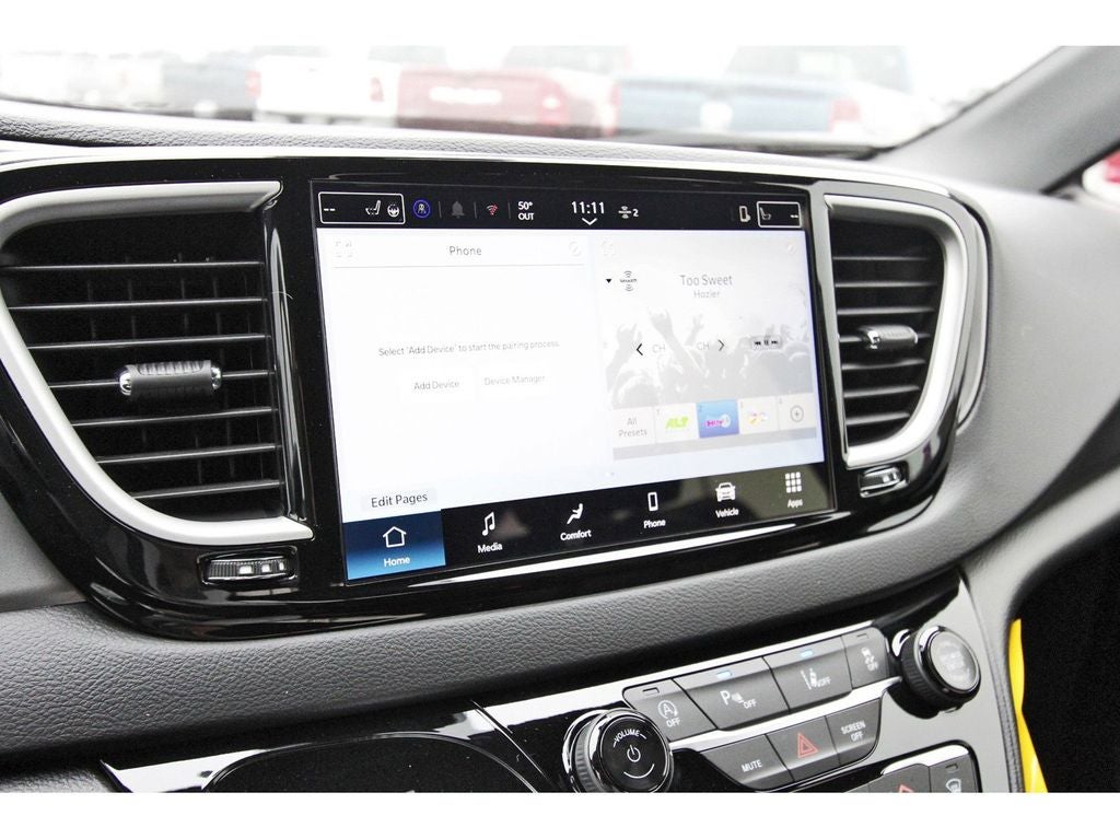 2025 Chrysler Voyager VOYAGER LX