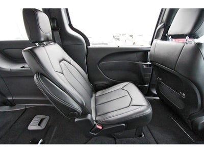 2025 Chrysler Voyager VOYAGER LX